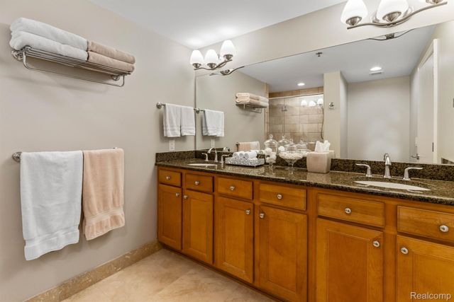 525 W Lafayette Boulevard 16B, Detroit, MI 48226