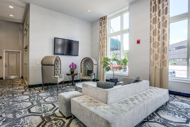 525 W Lafayette Boulevard 16B, Detroit, MI 48226