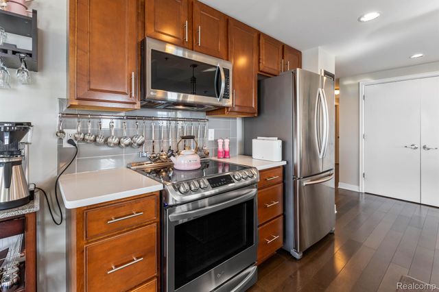 525 W Lafayette Boulevard 16B, Detroit, MI 48226