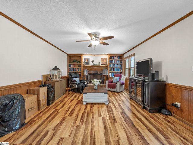 410 Thornhill Drive, Spartanburg, SC 29301
