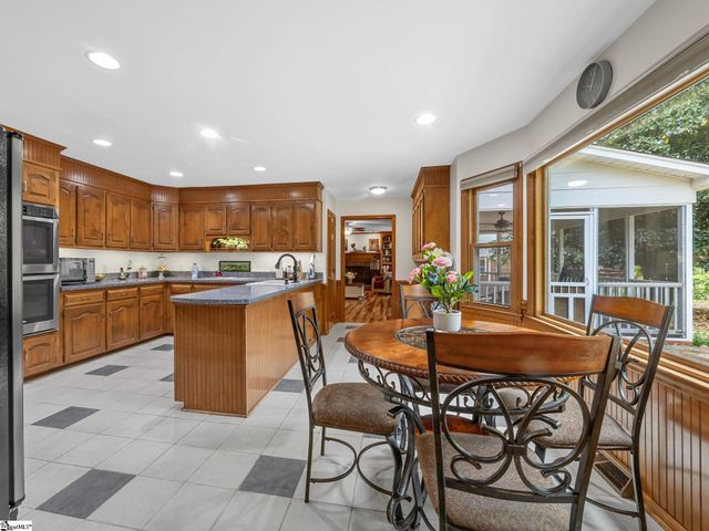 410 Thornhill Drive, Spartanburg, SC 29301