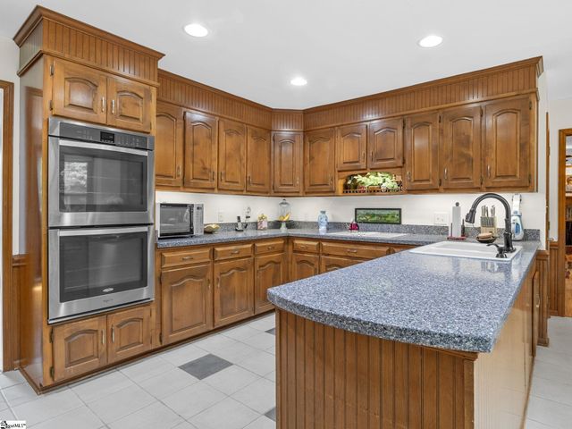 410 Thornhill Drive, Spartanburg, SC 29301