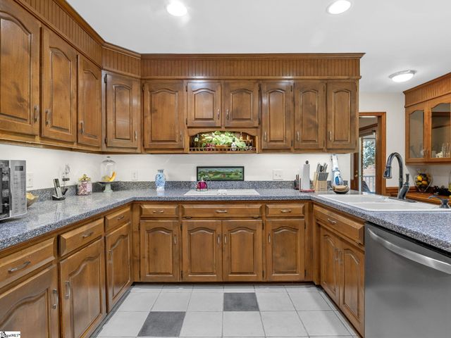 410 Thornhill Drive, Spartanburg, SC 29301