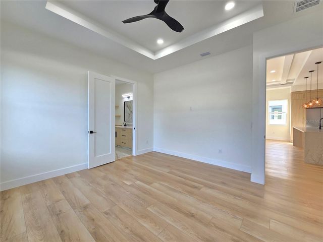 2506 W ARCH STREET, Tampa, FL 33607