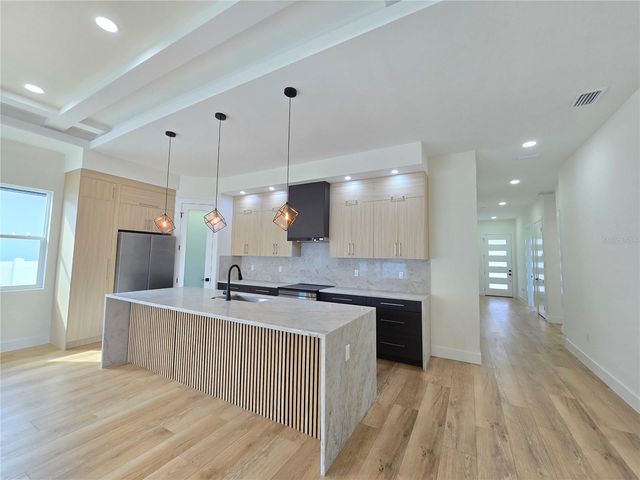 2506 W ARCH STREET, Tampa, FL 33607