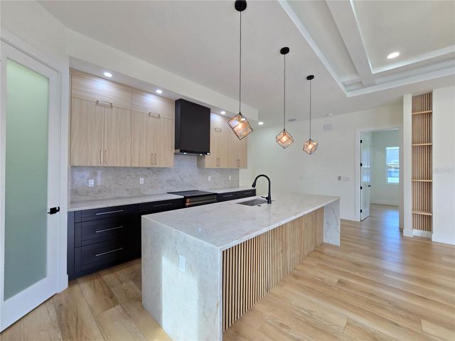 2506 W ARCH STREET, Tampa, FL 33607