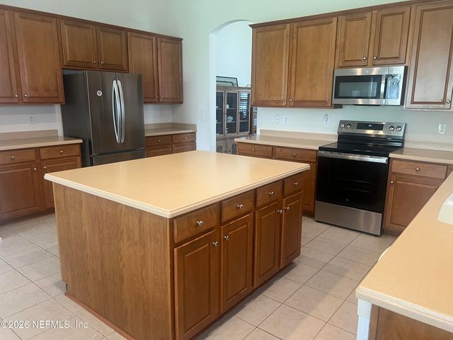 8429 HIGHGATE Drive, Jacksonville, FL 32216