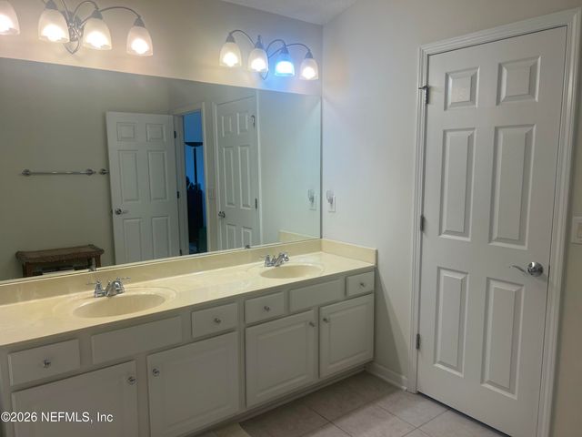 8429 HIGHGATE Drive, Jacksonville, FL 32216