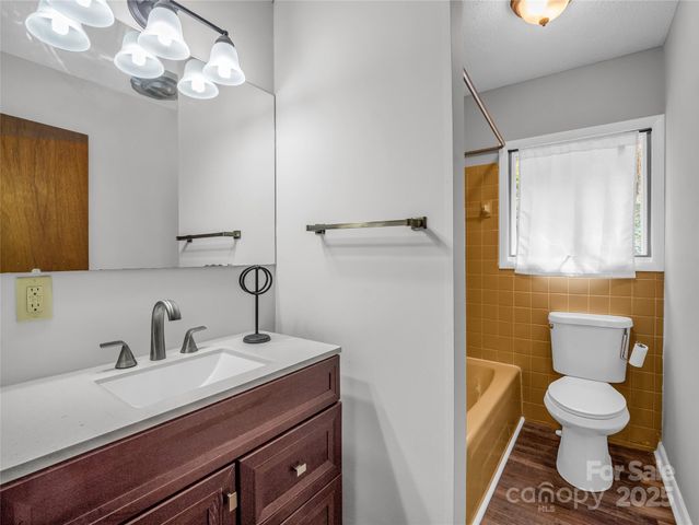 35 Fieldcrest Circle, Asheville, NC 28806