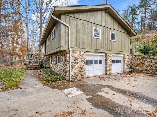 35 Fieldcrest Circle, Asheville, NC 28806