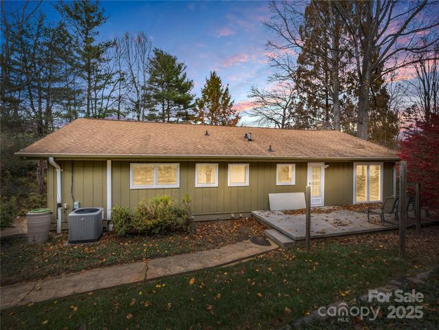 35 Fieldcrest Circle, Asheville, NC 28806