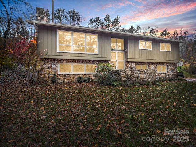 35 Fieldcrest Circle, Asheville, NC 28806