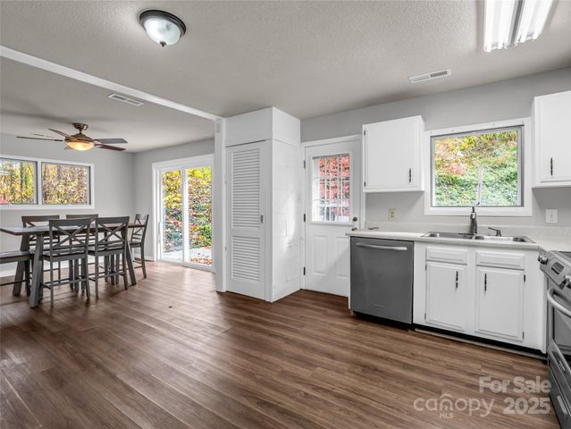 35 Fieldcrest Circle, Asheville, NC 28806