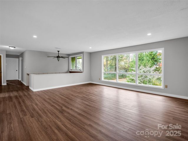 35 Fieldcrest Circle, Asheville, NC 28806