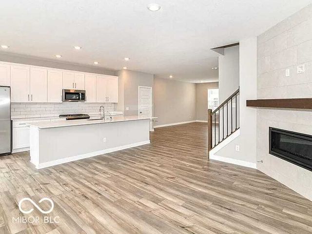 6886 Sunstone Place, Carmel, IN 46033