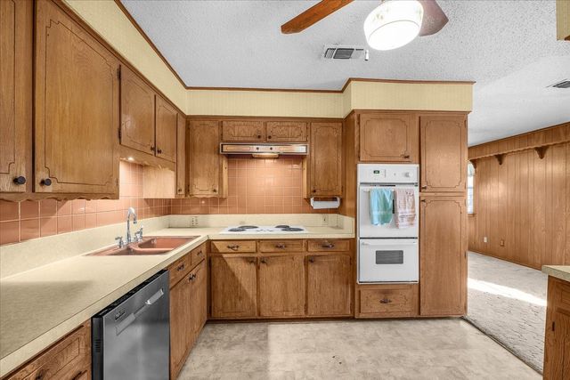 601 State Street, Weatherford, TX 76086