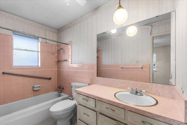 601 State Street, Weatherford, TX 76086