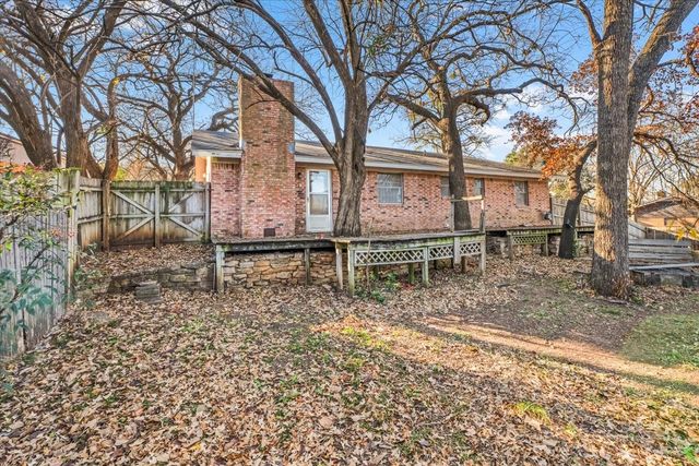 601 State Street, Weatherford, TX 76086