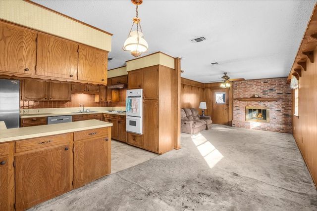 601 State Street, Weatherford, TX 76086