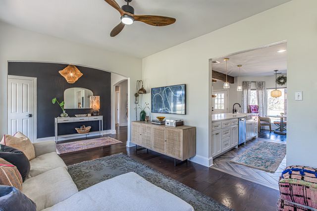 188 S Bear Creek Lane, Cresson, TX 76035