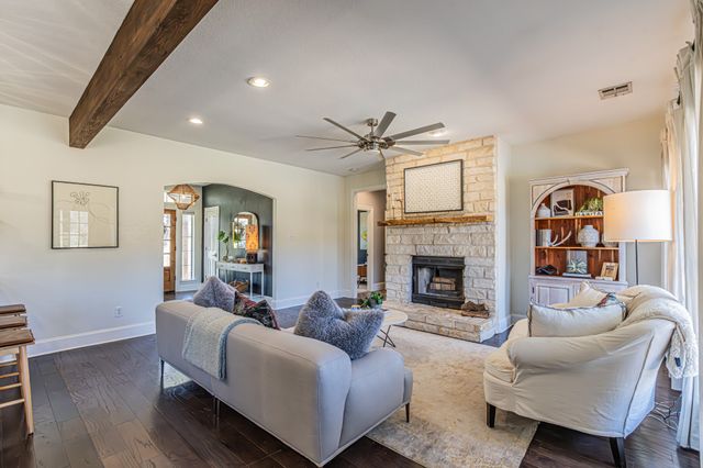 188 S Bear Creek Lane, Cresson, TX 76035