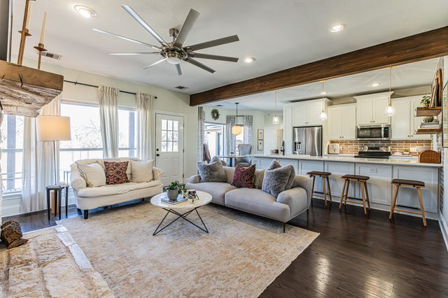 188 S Bear Creek Lane, Cresson, TX 76035