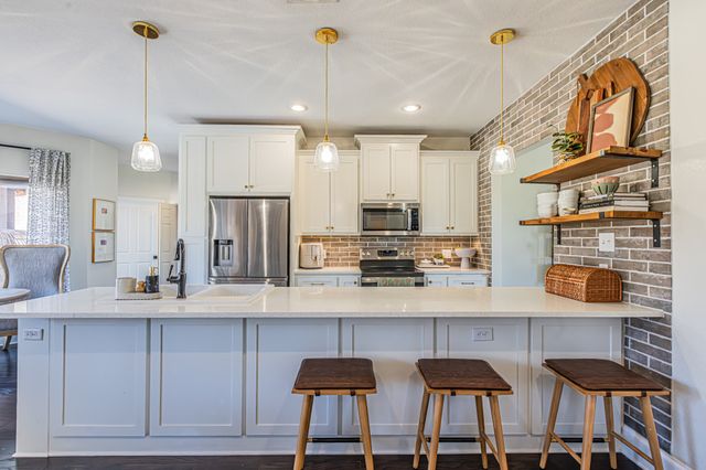 188 S Bear Creek Lane, Cresson, TX 76035