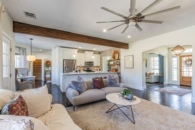 188 S Bear Creek Lane, Cresson, TX 76035