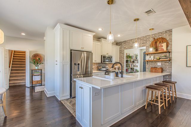 188 S Bear Creek Lane, Cresson, TX 76035