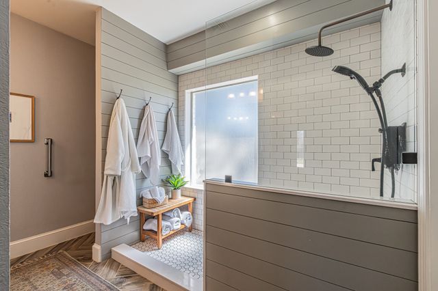 188 S Bear Creek Lane, Cresson, TX 76035