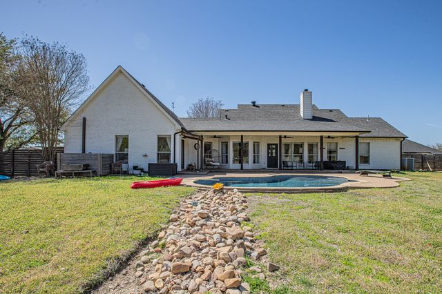 188 S Bear Creek Lane, Cresson, TX 76035