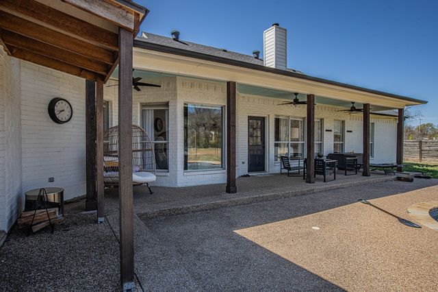 188 S Bear Creek Lane, Cresson, TX 76035