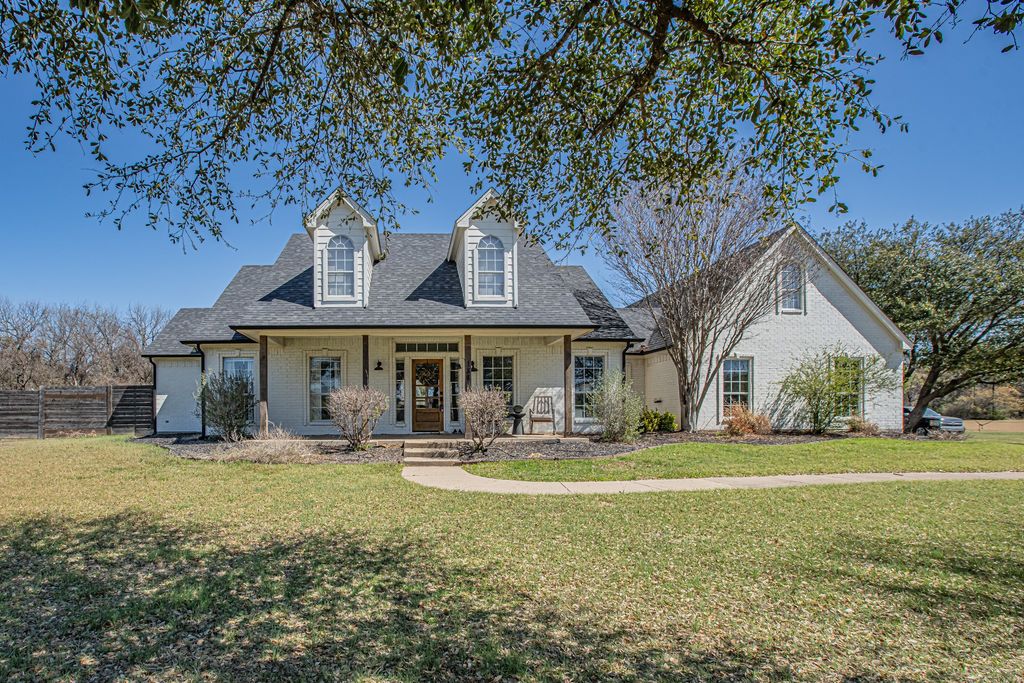 188 S Bear Creek Lane, Cresson, TX 76035