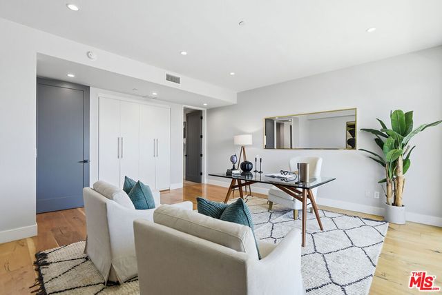 8184 Mannix Drive, Los Angeles, CA 90046