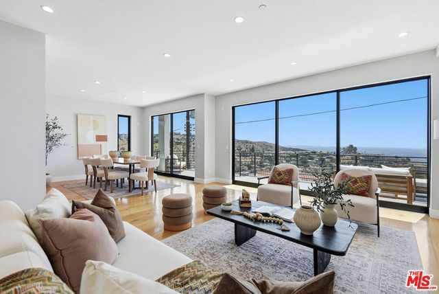 8184 Mannix Drive, Los Angeles, CA 90046