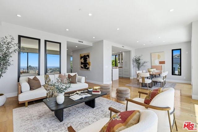 8184 Mannix Drive, Los Angeles, CA 90046