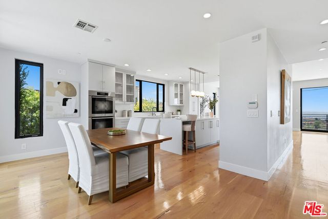 8184 Mannix Drive, Los Angeles, CA 90046