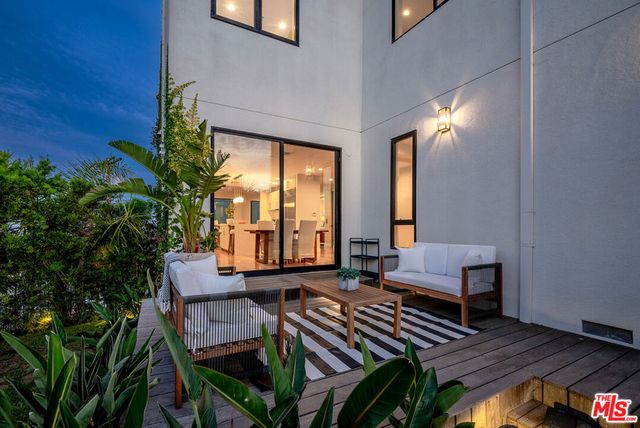 8184 Mannix Drive, Los Angeles, CA 90046