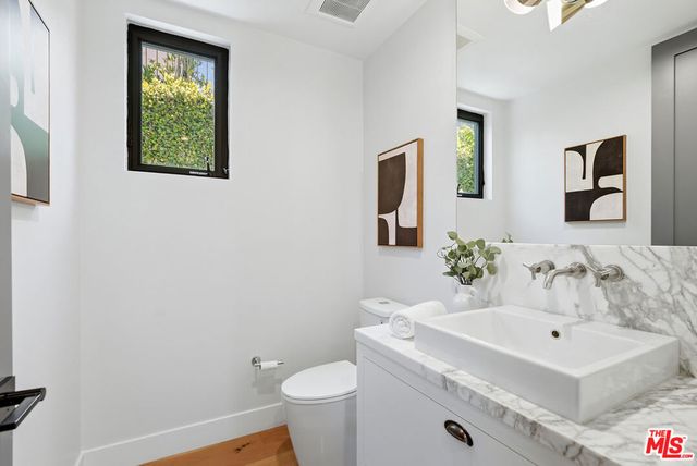 8184 Mannix Drive, Los Angeles, CA 90046