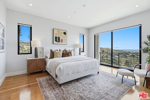 8184 Mannix Drive, Los Angeles, CA 90046