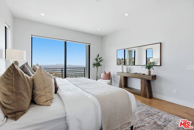 8184 Mannix Drive, Los Angeles, CA 90046