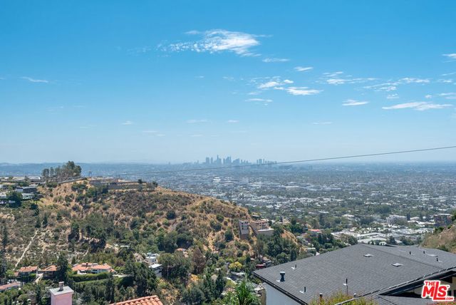 8184 Mannix Drive, Los Angeles, CA 90046