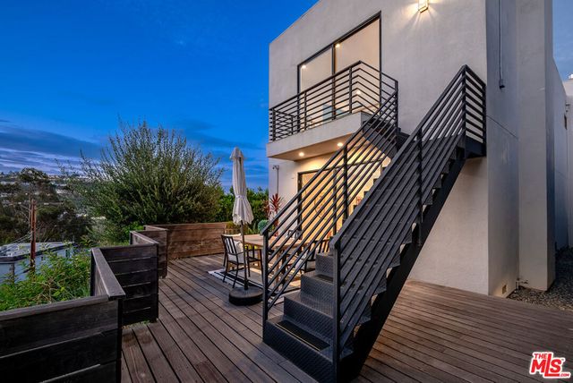 8184 Mannix Drive, Los Angeles, CA 90046