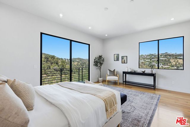 8184 Mannix Drive, Los Angeles, CA 90046
