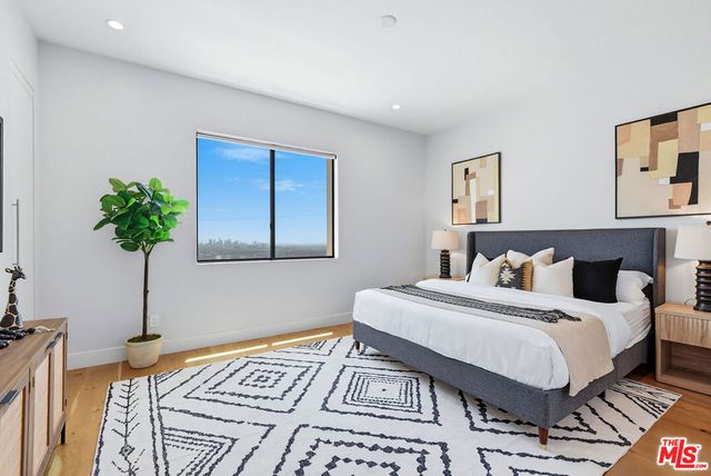 8184 Mannix Drive, Los Angeles, CA 90046