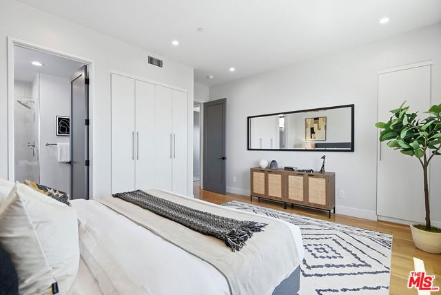 8184 Mannix Drive, Los Angeles, CA 90046