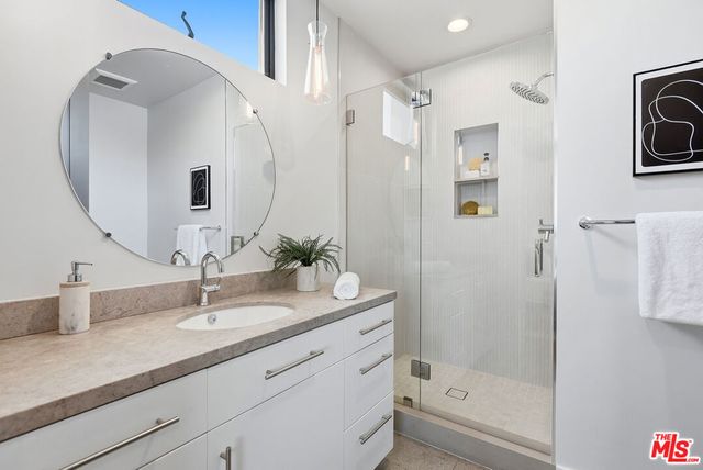 8184 Mannix Drive, Los Angeles, CA 90046