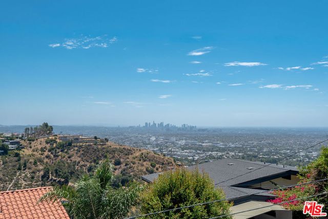 8184 Mannix Drive, Los Angeles, CA 90046