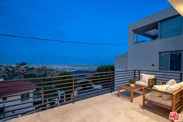 8184 Mannix Drive, Los Angeles, CA 90046