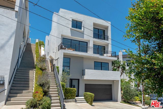 8184 Mannix Drive, Los Angeles, CA 90046